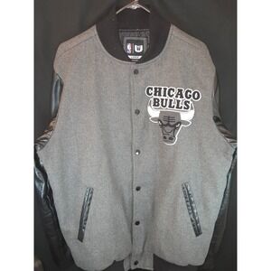 Chicago Bulls NBA Varsity Jacket Men's Large Wool‎ Body Leather Sleeves